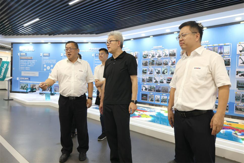 中国五矿工会主席、职工董事张晔到皇家国际智能调研互换