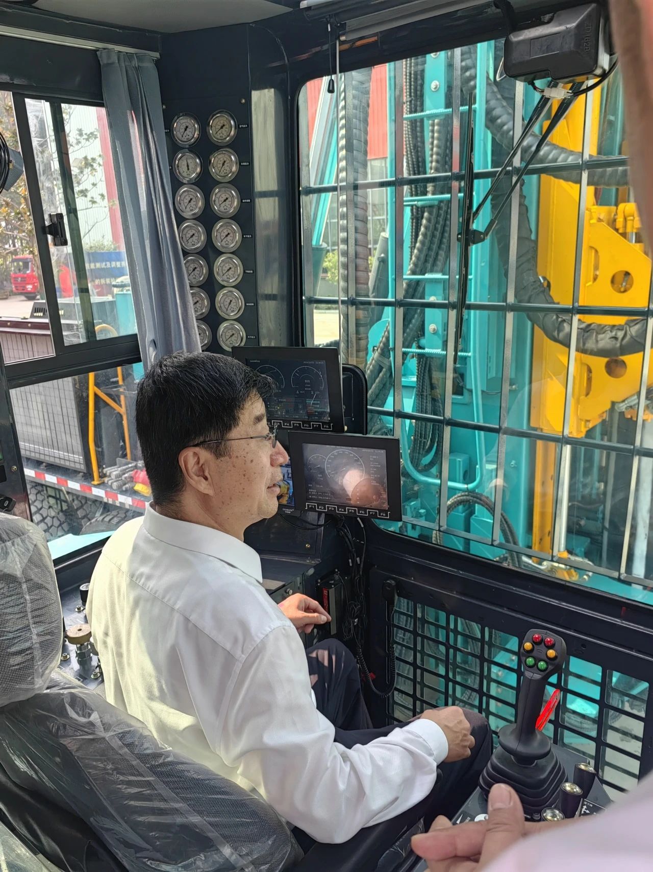 皇家国际智能创新设备亮相全国矿山钻探（应急接济）技术较量