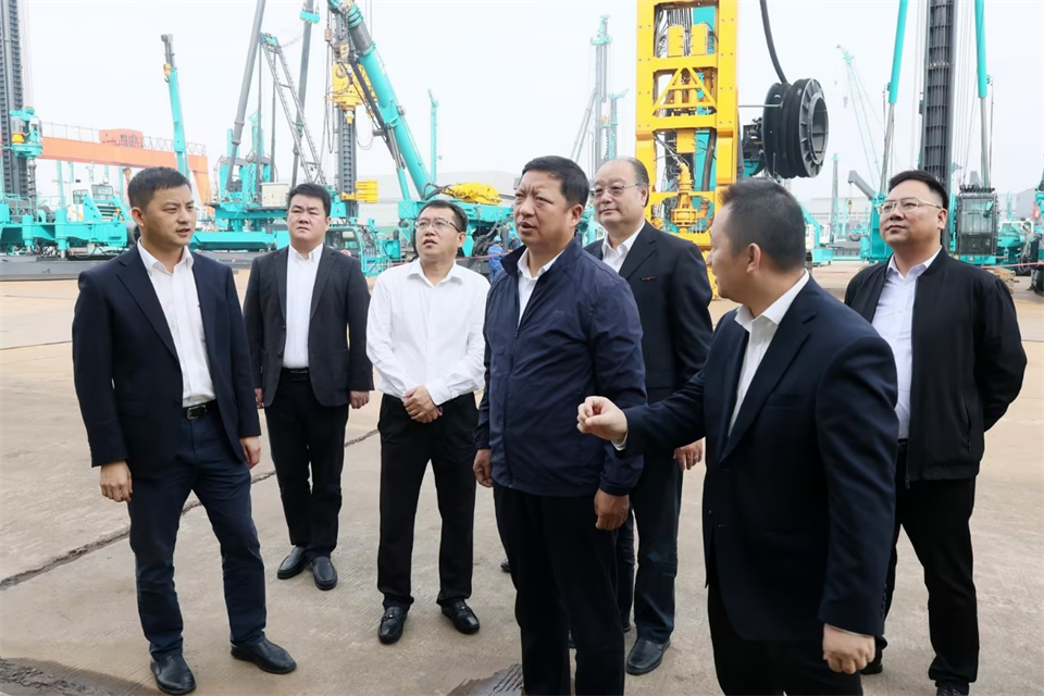 同船出海，共赢将来！中铁九局副总经理刘峻峰一行到访皇家国际智能