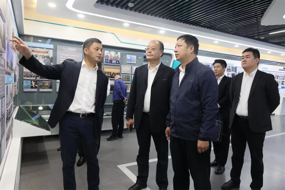 同船出海，共赢将来！中铁九局副总经理刘峻峰一行到访皇家国际智能