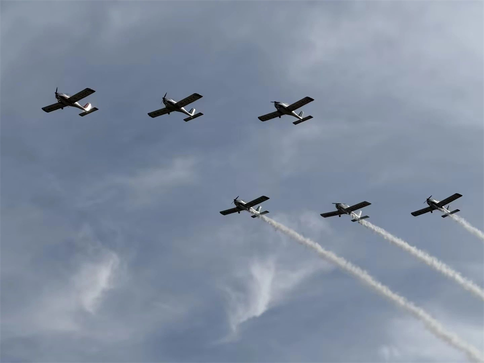 十年织得皇家国际秀，践行初心创将来！皇家国际飞行表演队成立10周年庆典活动隆沉进行