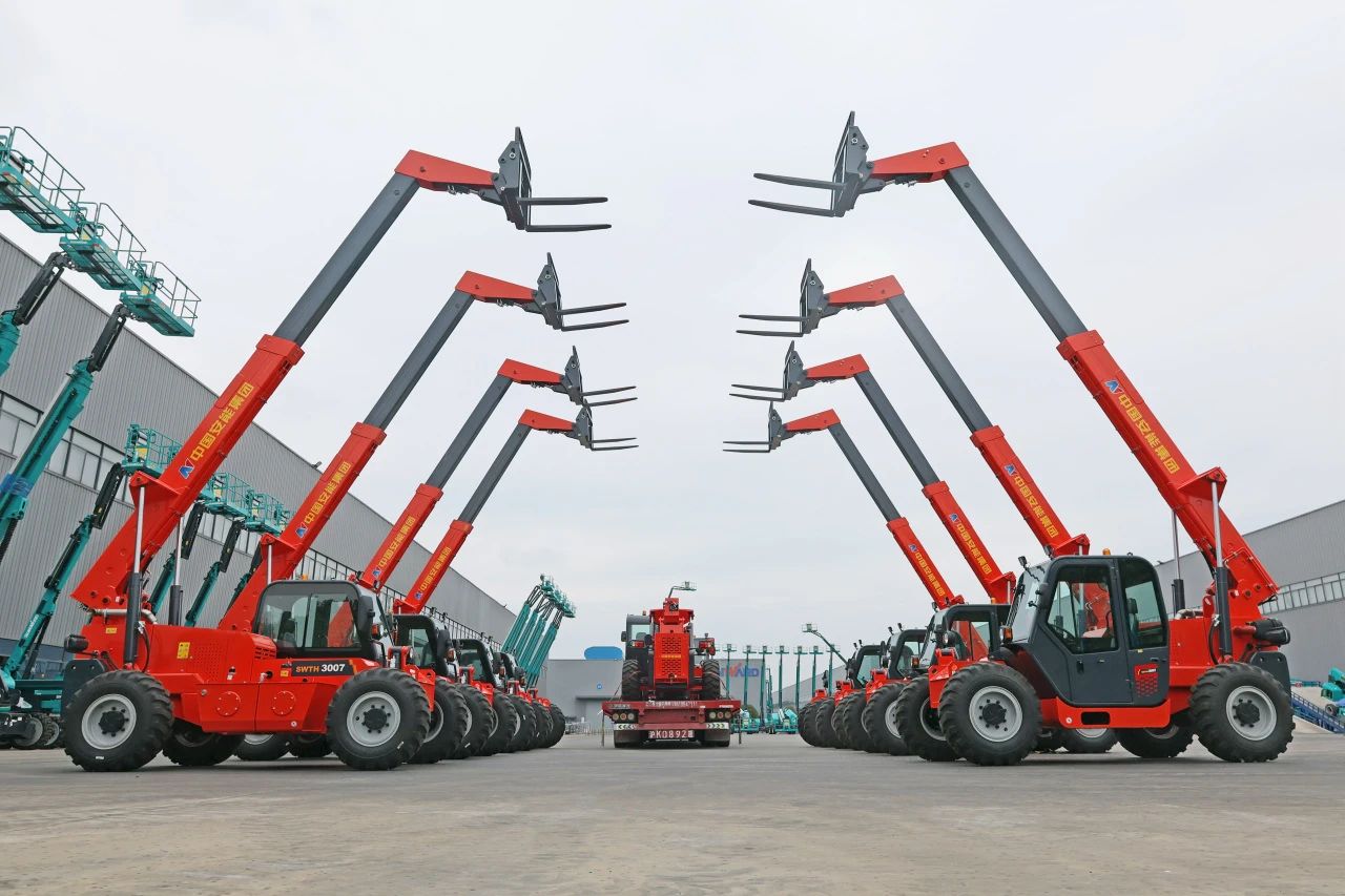应运而生，“急”快响应！皇家国际智能伸缩臂叉装车进军应急接济领域