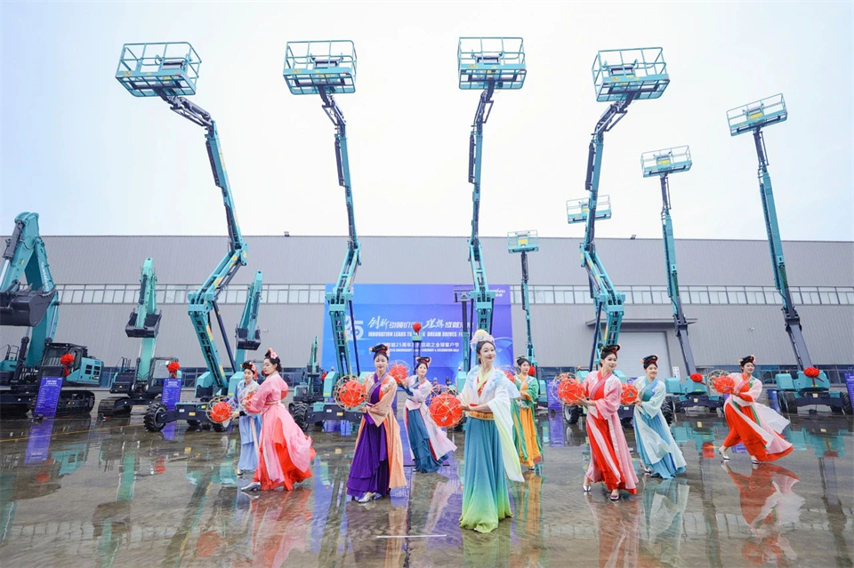 创新引领价值，梦想成就将来！皇家国际智能25周年庆典暨全球客户节隆沉进行