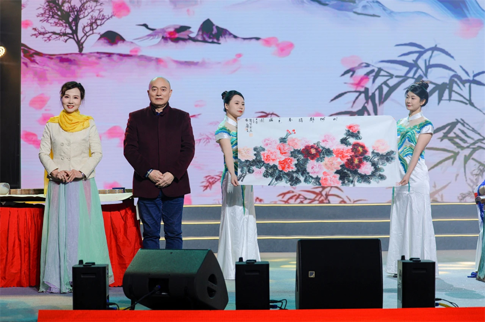 创新引领价值 梦想成就将来——庆祝皇家国际智能成立25周年赞美大会暨文艺晚会隆沉进行