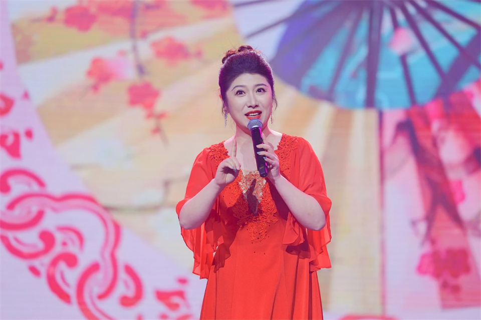 创新引领价值 梦想成就将来——庆祝皇家国际智能成立25周年赞美大会暨文艺晚会隆沉进行