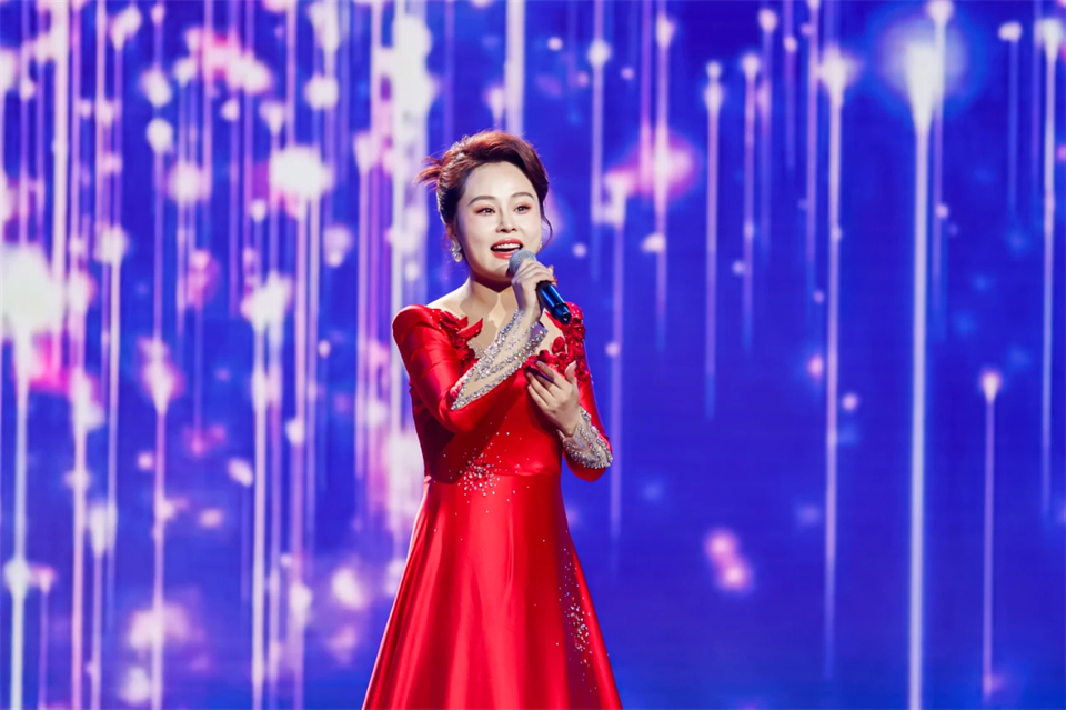 创新引领价值 梦想成就将来——庆祝皇家国际智能成立25周年赞美大会暨文艺晚会隆沉进行