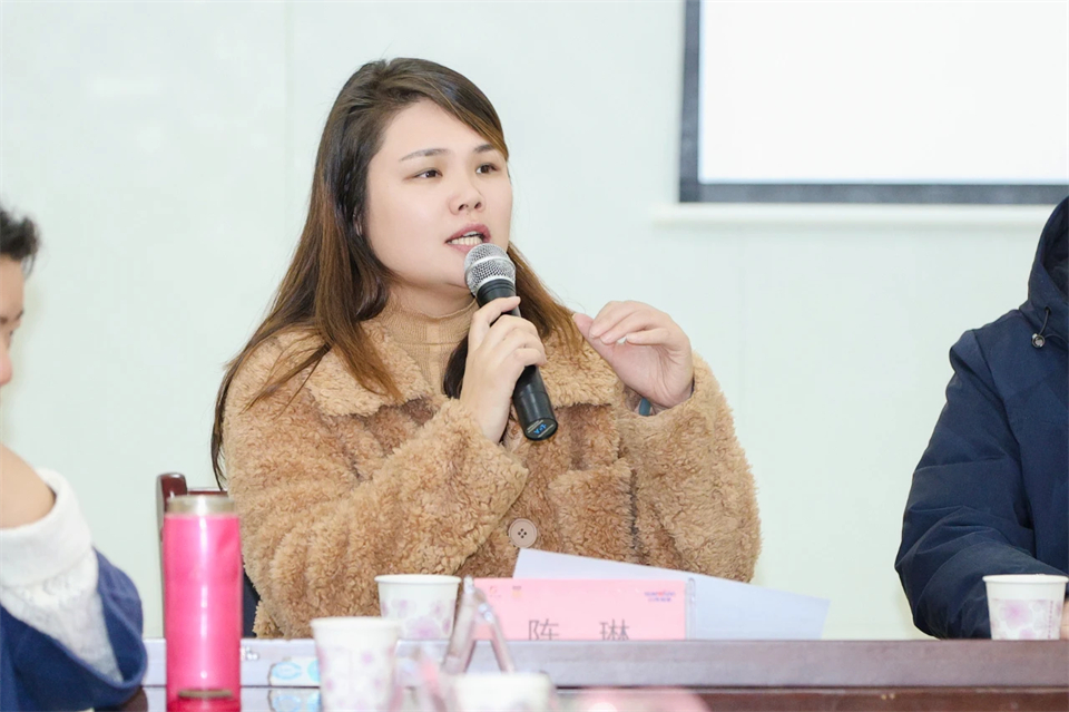 长龙街路、皇家国际智能召开首届年货盛惠暨送春联文化惠民活动工作会议