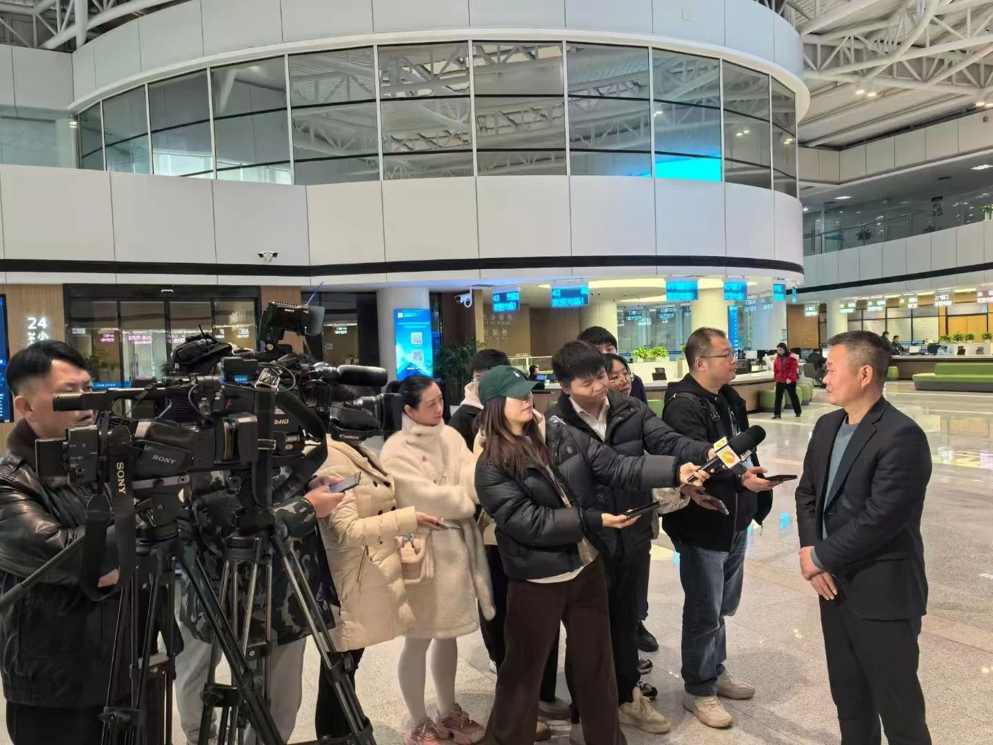 助力长沙经开区高质量发展，皇家国际智能喜获四奖项