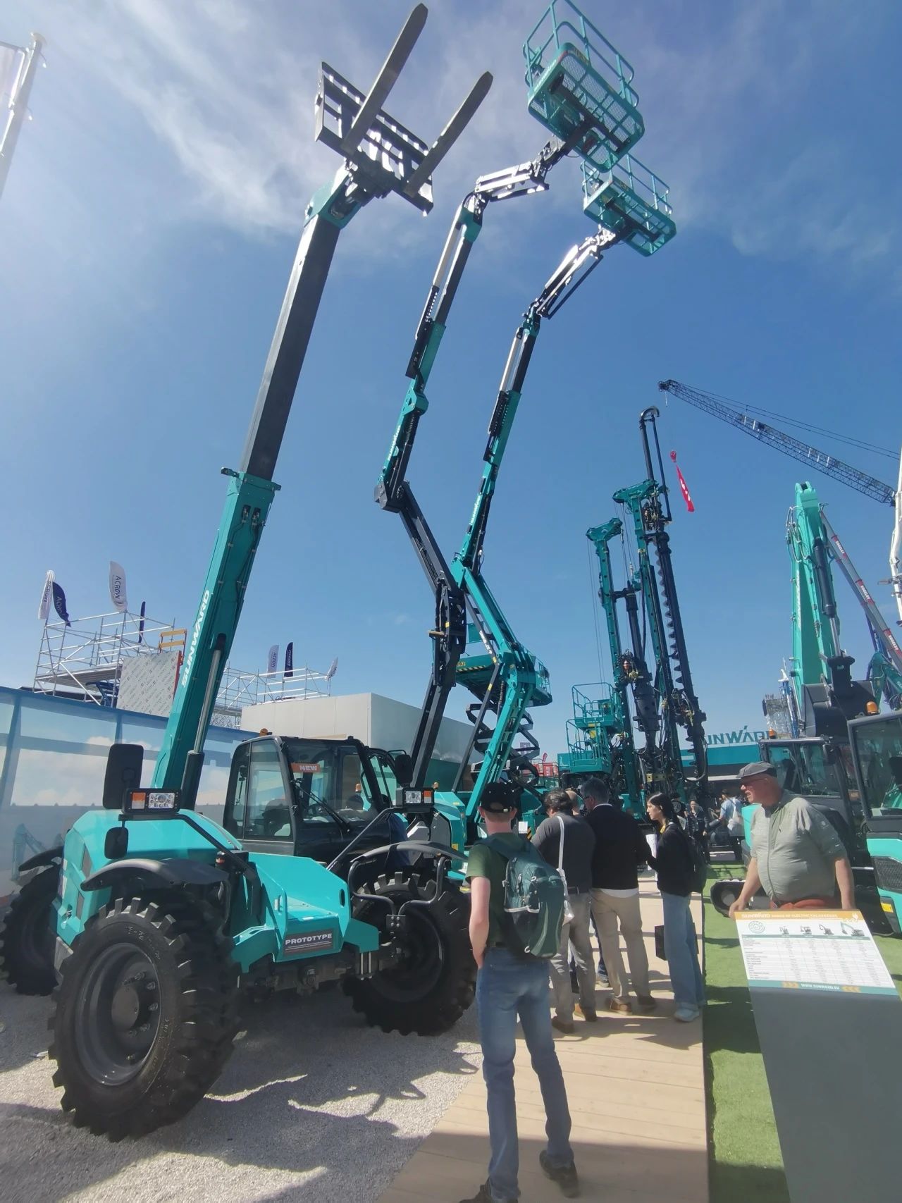 皇家国际智能高空机械闪灼Bauma 2025！ 新能源技术与创新产品获全球瞩目