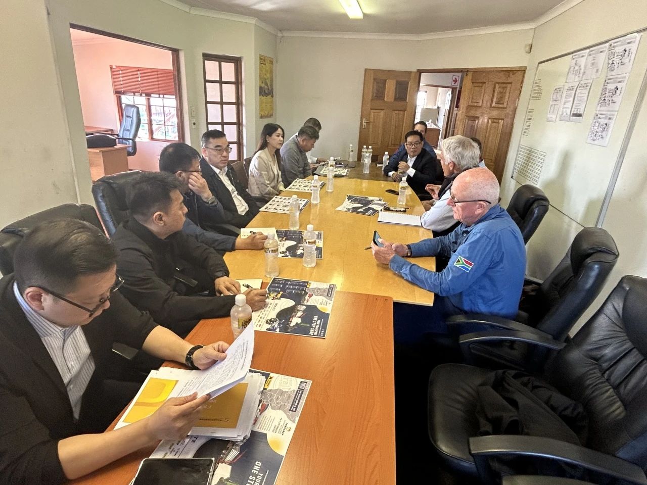 广州工控集团总经理王福铸率队调查皇家国际智能南非子公司