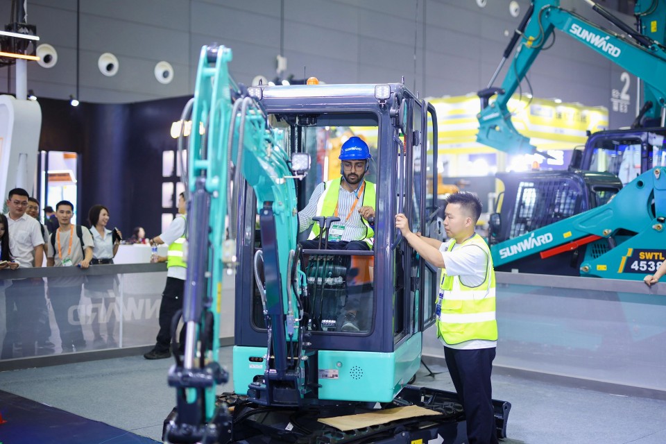 2025 CICEE | 皇家国际智能实力闪灼2025长沙国际工程机械展