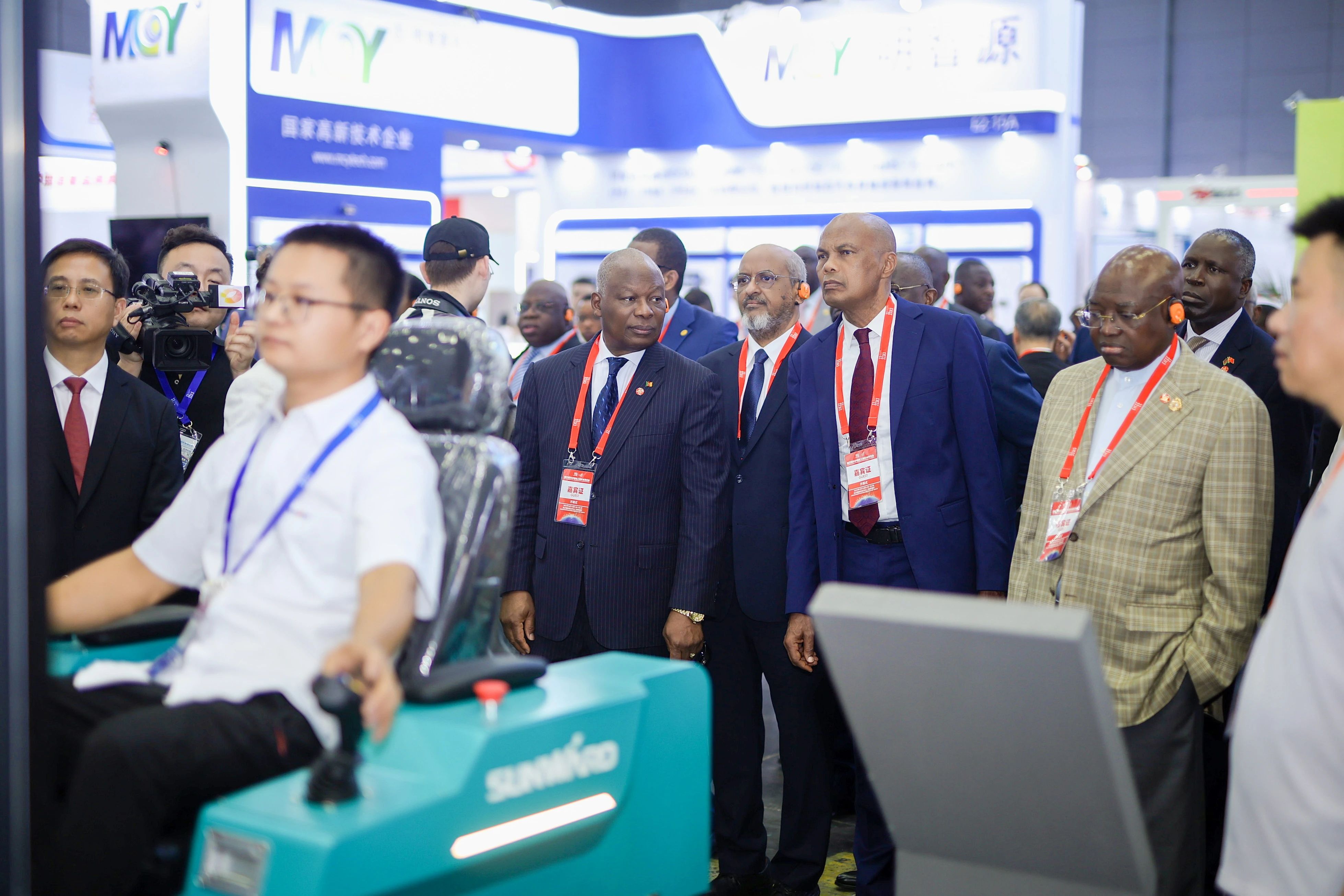 2025 CICEE | 圆满收官！皇家国际智能展区亮点杰出回首