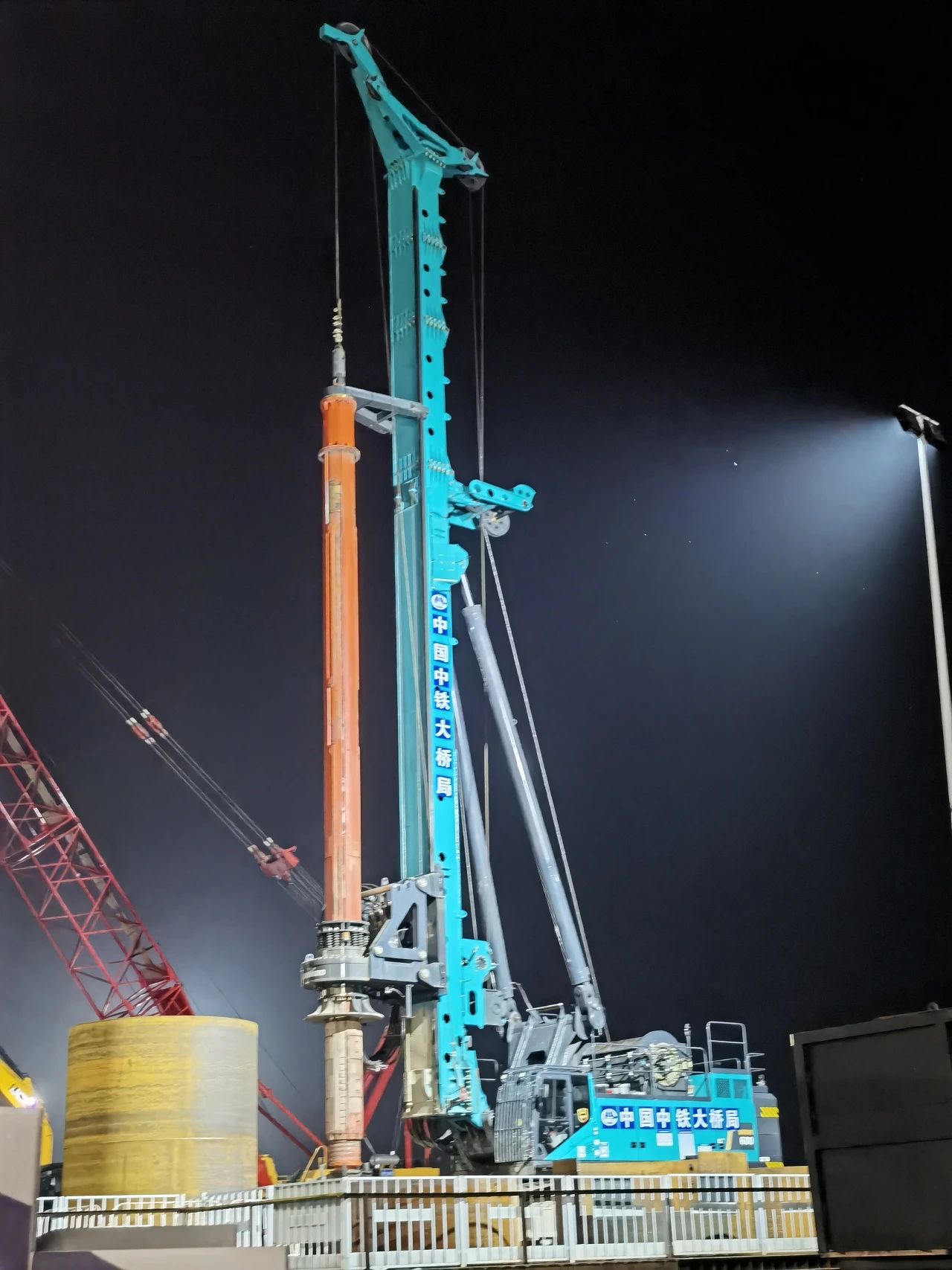 再战“世界级工程”！皇家国际智能旋挖钻机助力宜昌长江公铁大桥建设