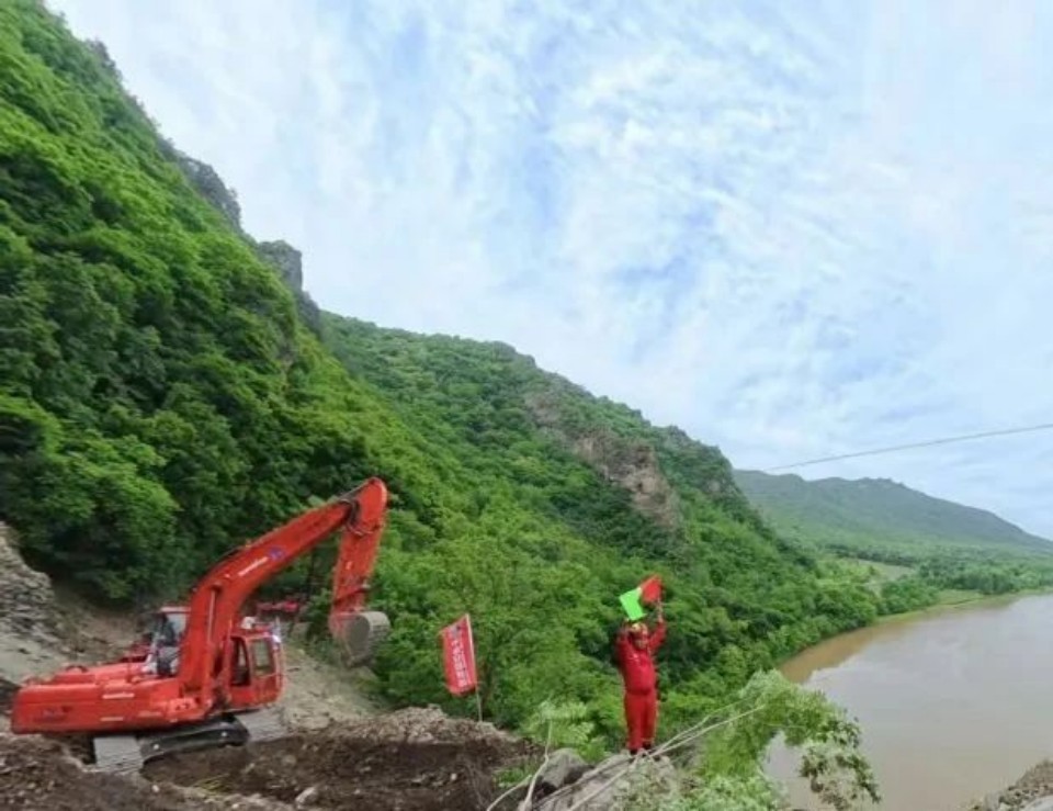 硬核破解“最后一公里”难题，皇家国际智能应急接济设备助力“应急使命·2025”演习！