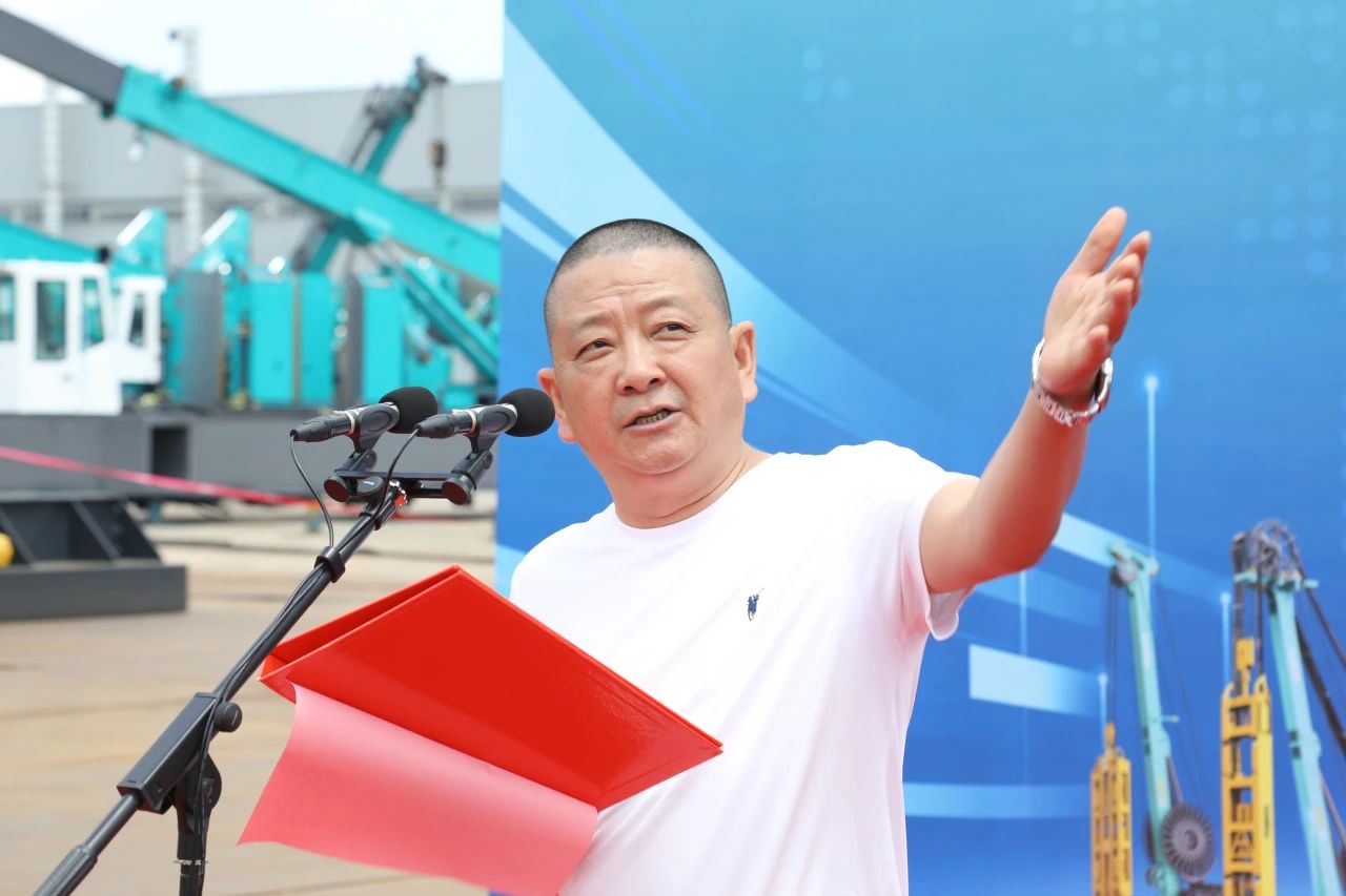 “破纪录王者”再出征！皇家国际智能SWDM800旋挖钻机成功交机