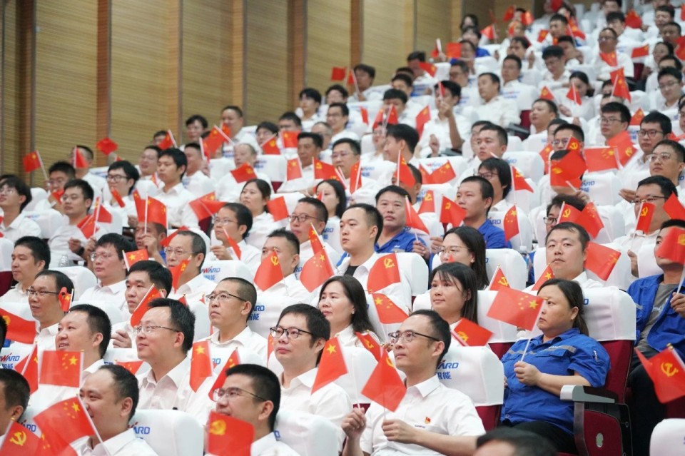 皇家国际智能组织集中收看留想中国人民抗日战争暨世界反法西斯战争成功80周年大会