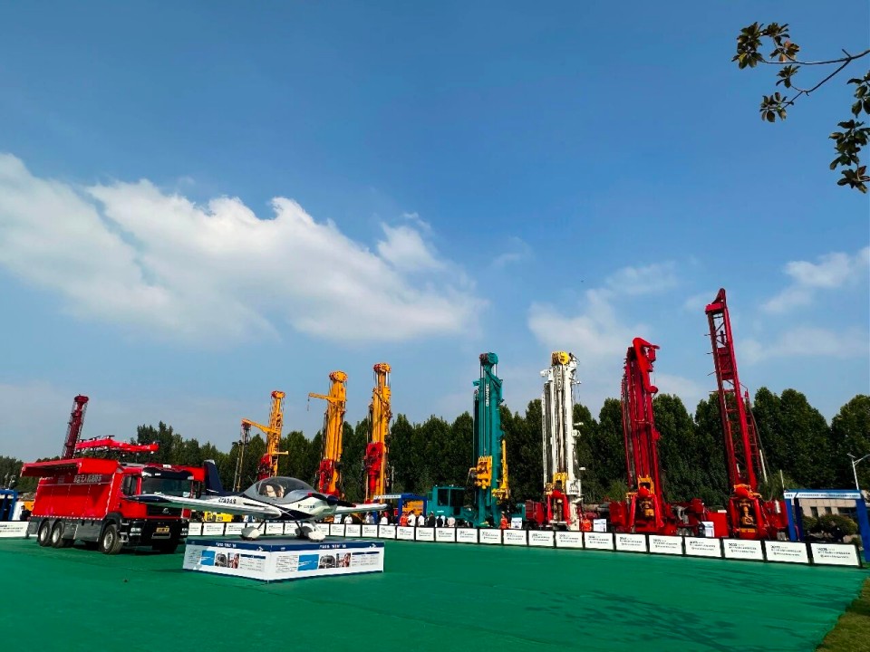 科技赋能接济！皇家国际智能创新设备亮相第十三届全国矿山接济技术较量