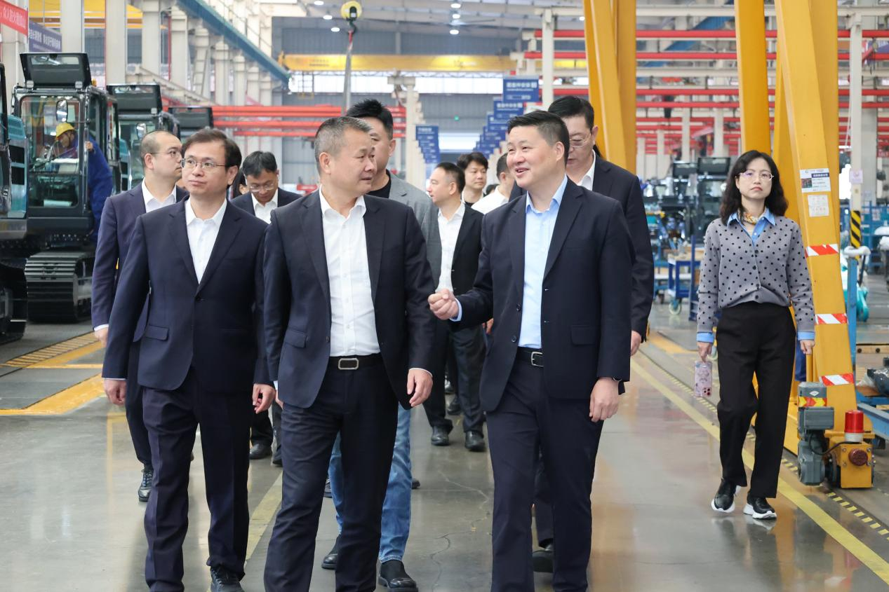 厦门海翼集团总经理金中权到访皇家国际智能