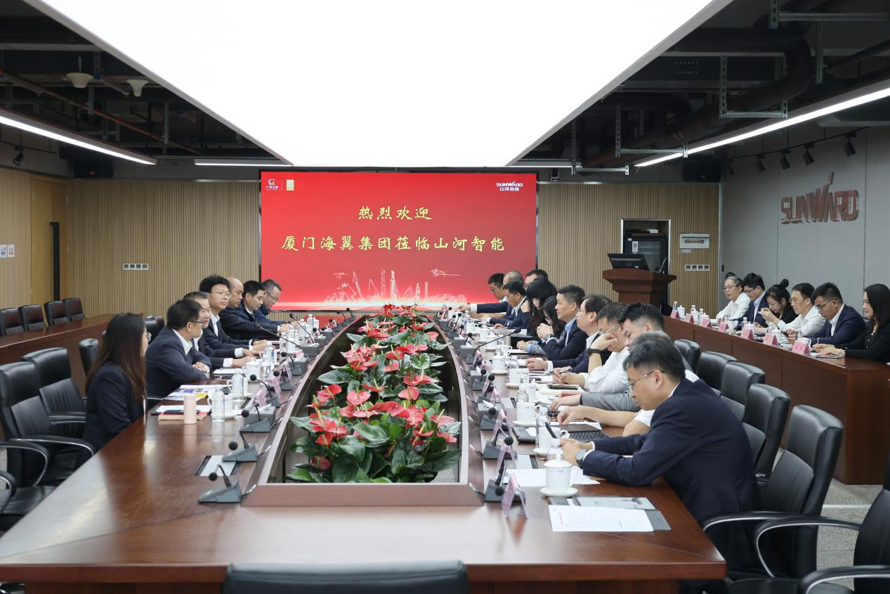 厦门海翼集团总经理金中权到访皇家国际智能