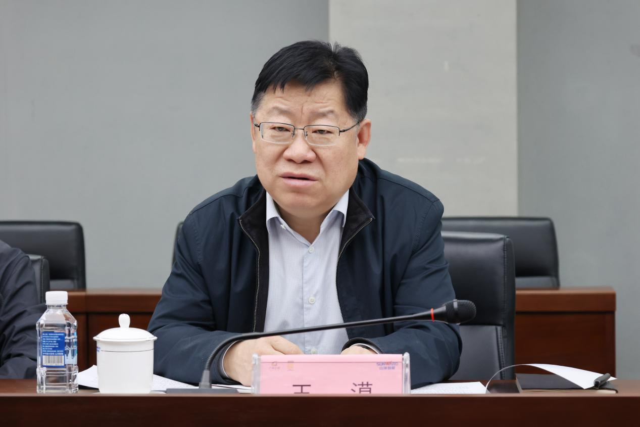 新矿投资集团党委书记、董事长王漠到访皇家国际智能