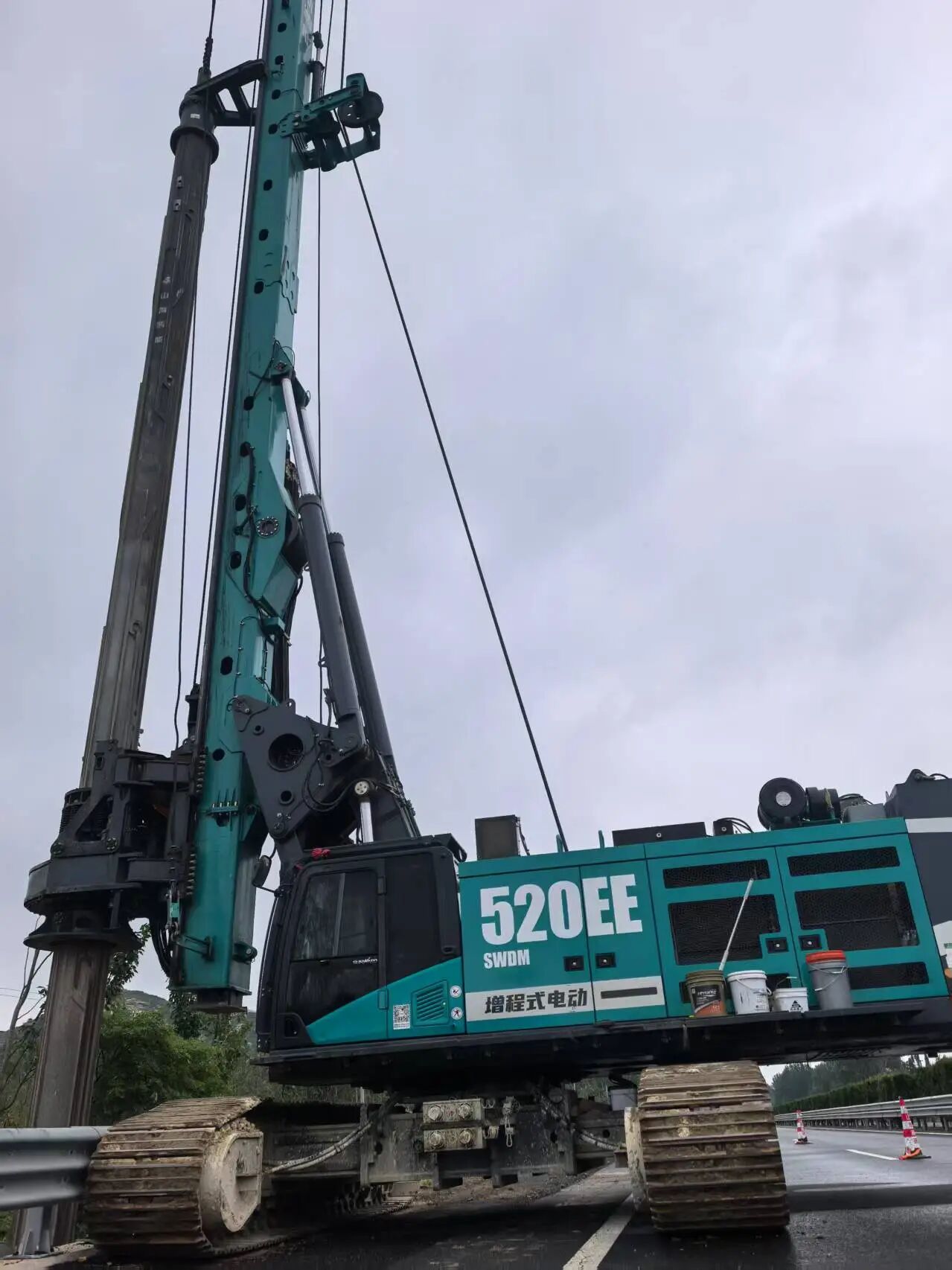 皇家国际智能增程式电动旋挖钻机助力山东高快建设，绿色施工功效显著