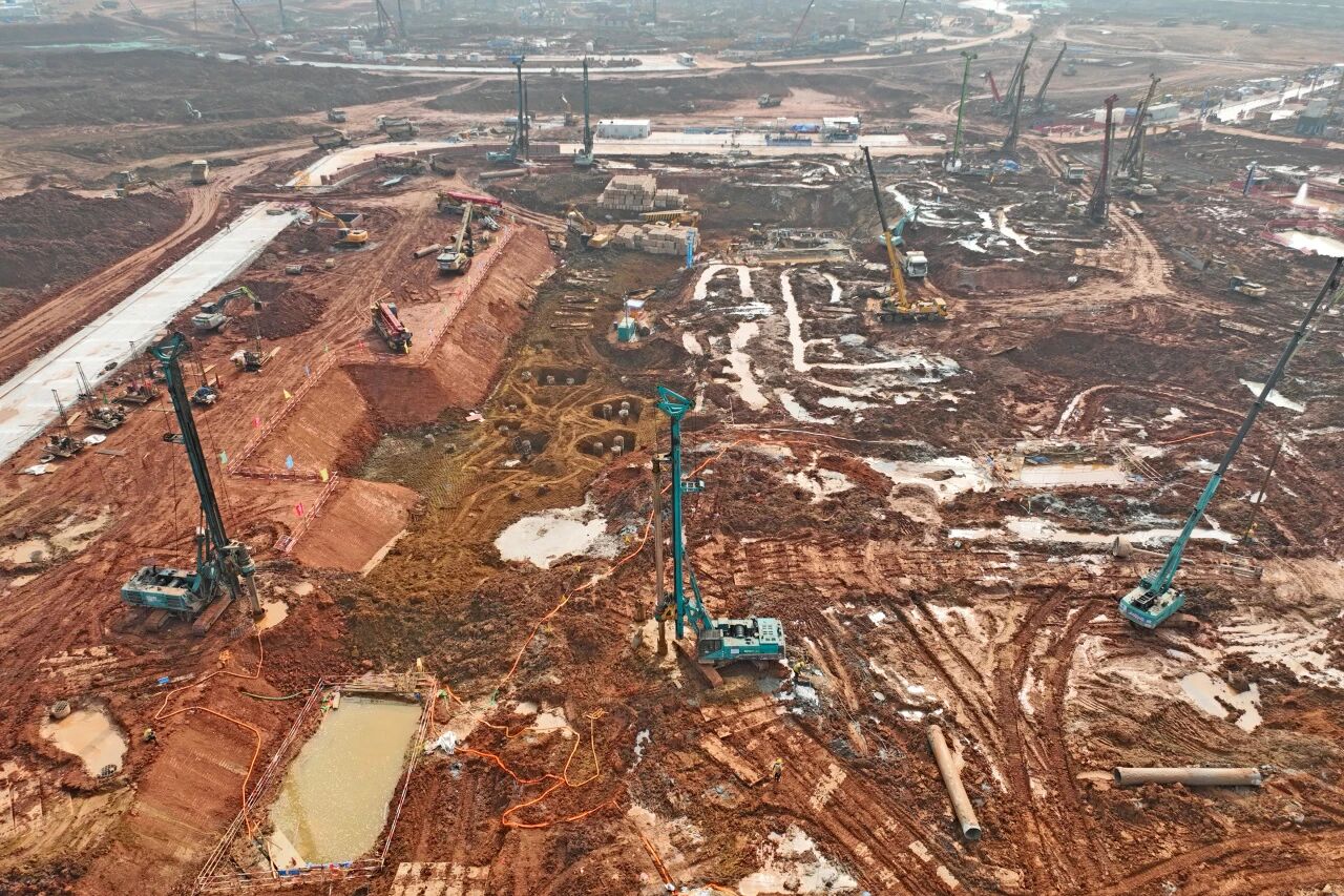 刷新“进度条”、构筑新地标！皇家国际智能旋挖集群助力长沙奥体中心建设