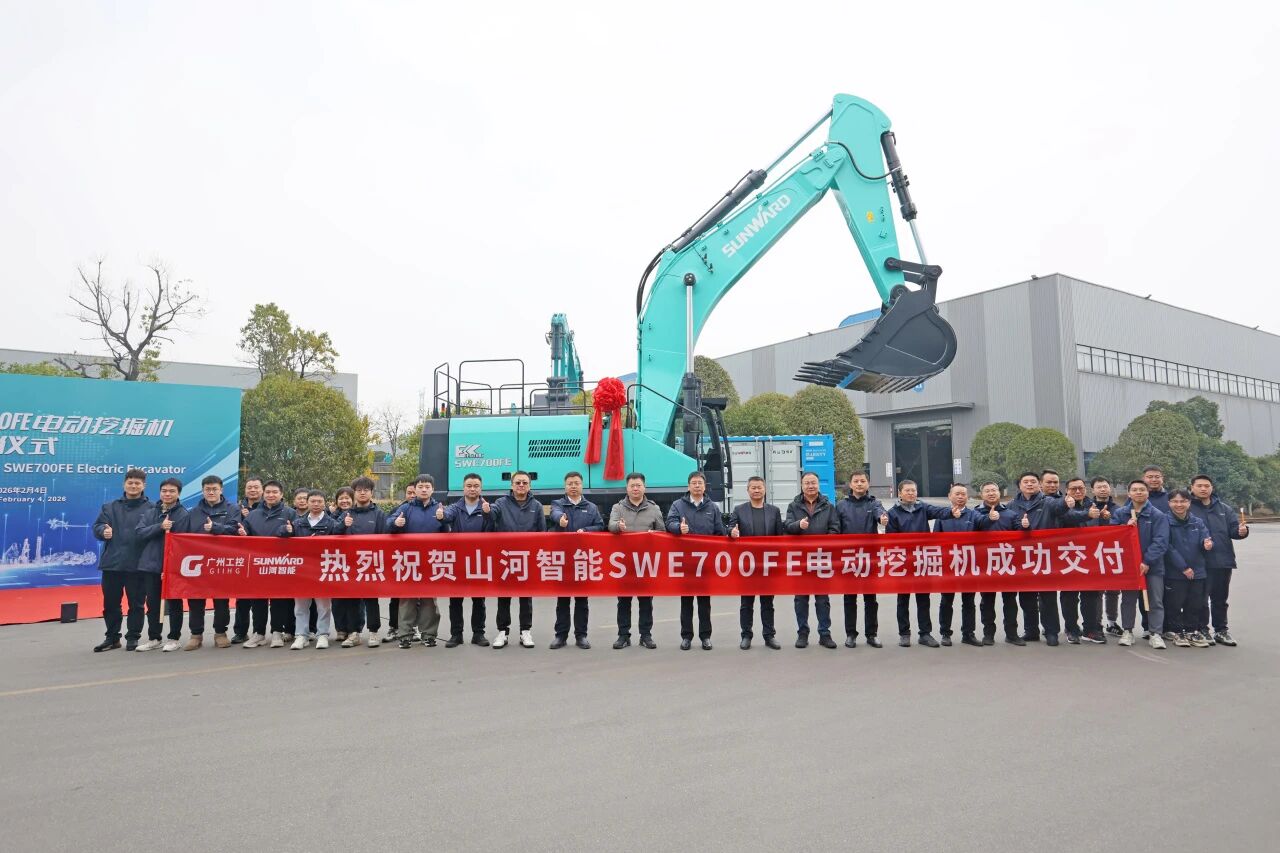 皇家国际智能SWE700FE电动挖掘机成功交付，助力打造绿色智慧矿山