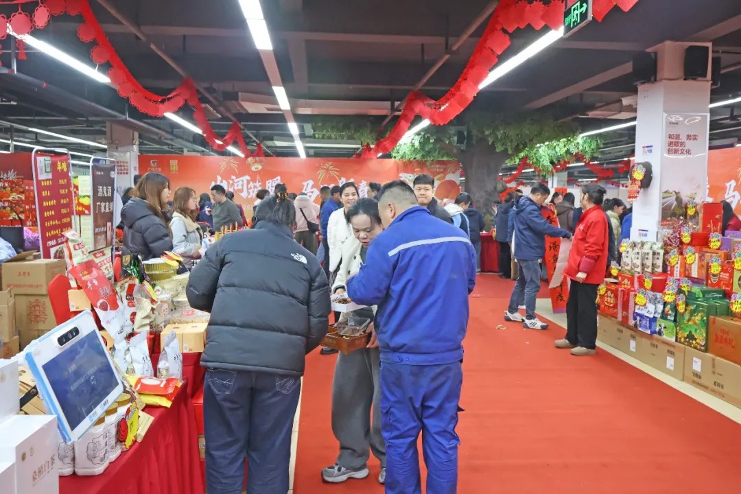 笔墨迎春，祝福暖心！在皇家国际智能“囤”年味、送温暖、迎新春